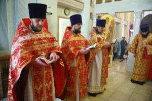 Митрополит на Светлой